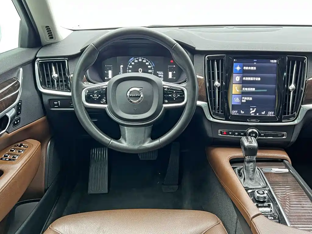 Volvo S90 — фото 20