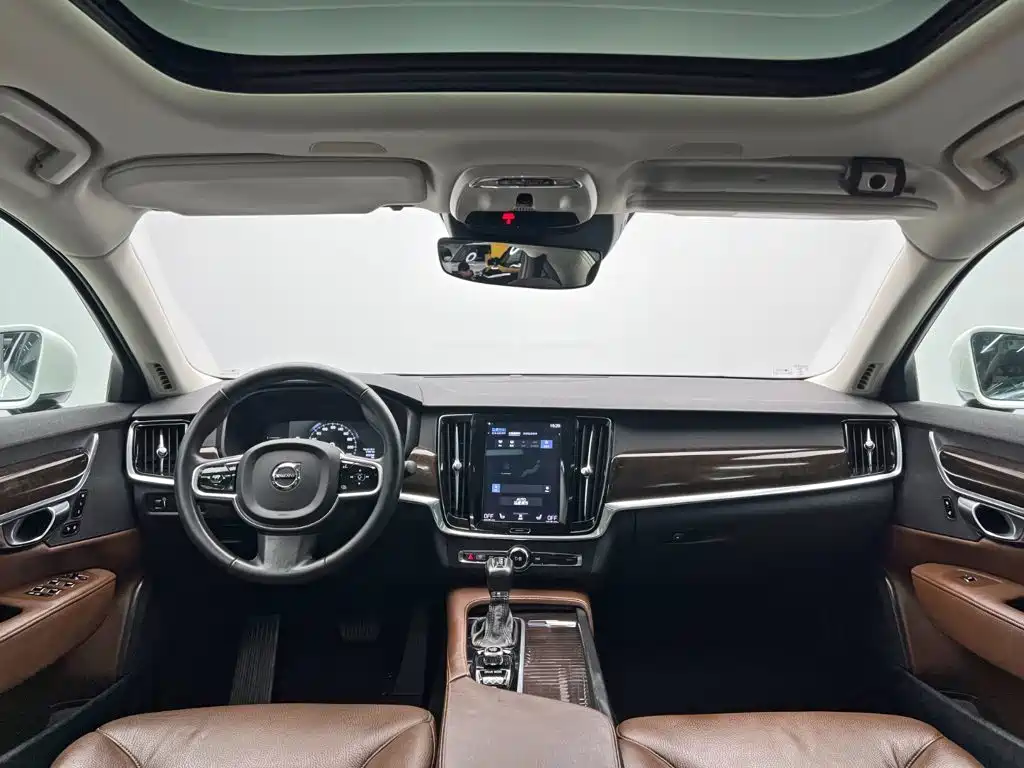 Volvo S90 — фото 23