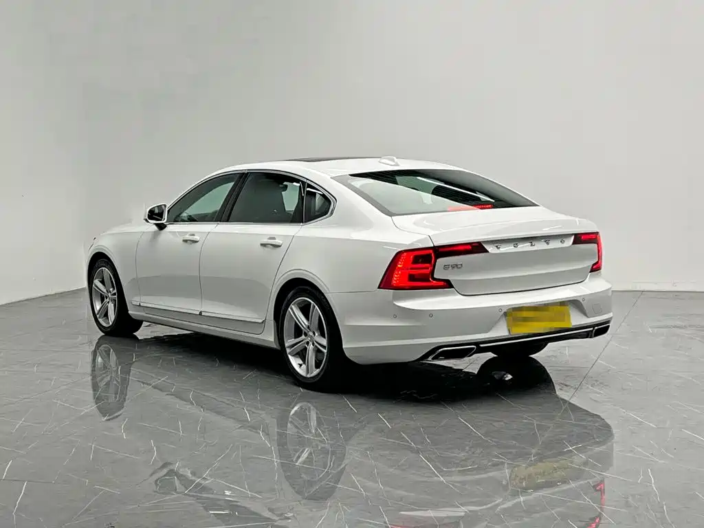 Volvo S90 — фото 4
