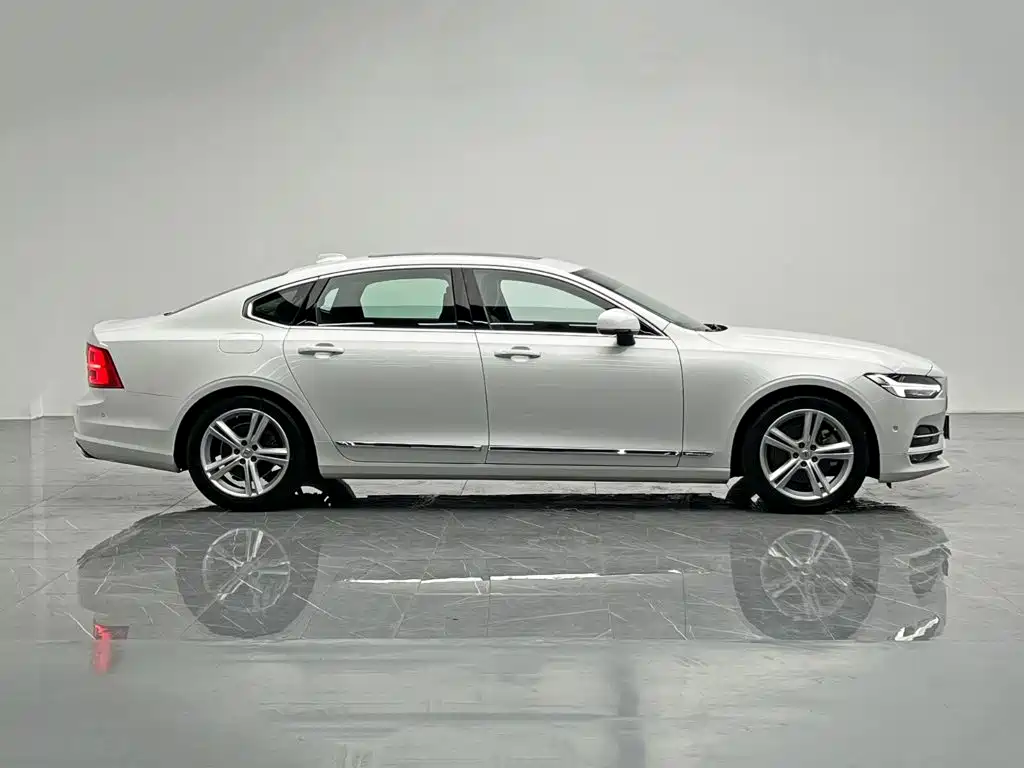 Volvo S90 — фото 7