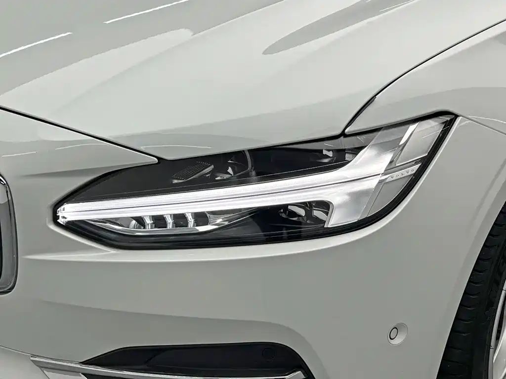 Volvo S90 — фото 9