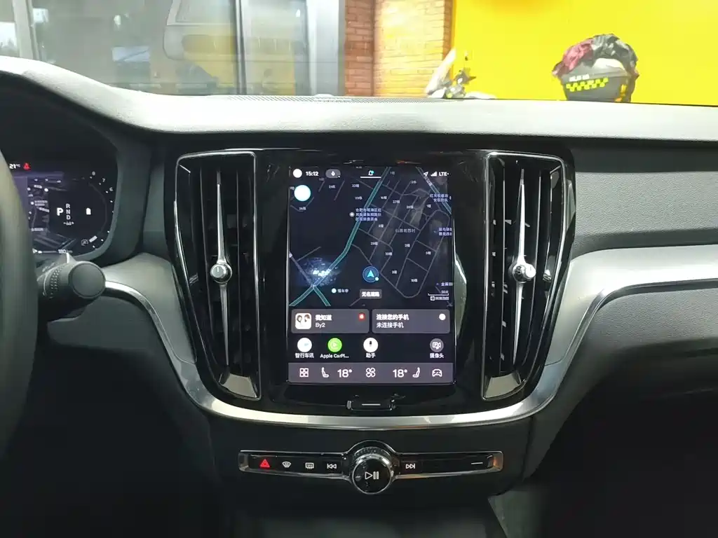 Volvo S60 — фото 14