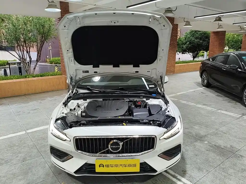 Volvo S60 — фото 19