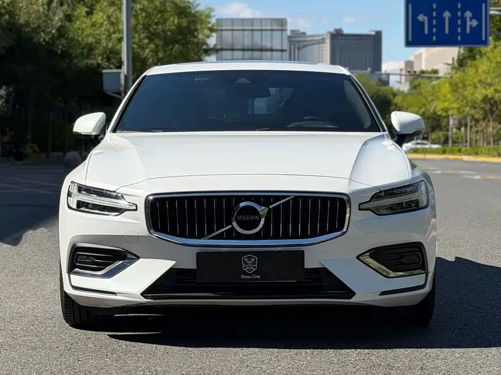 Volvo S60 — фото 2