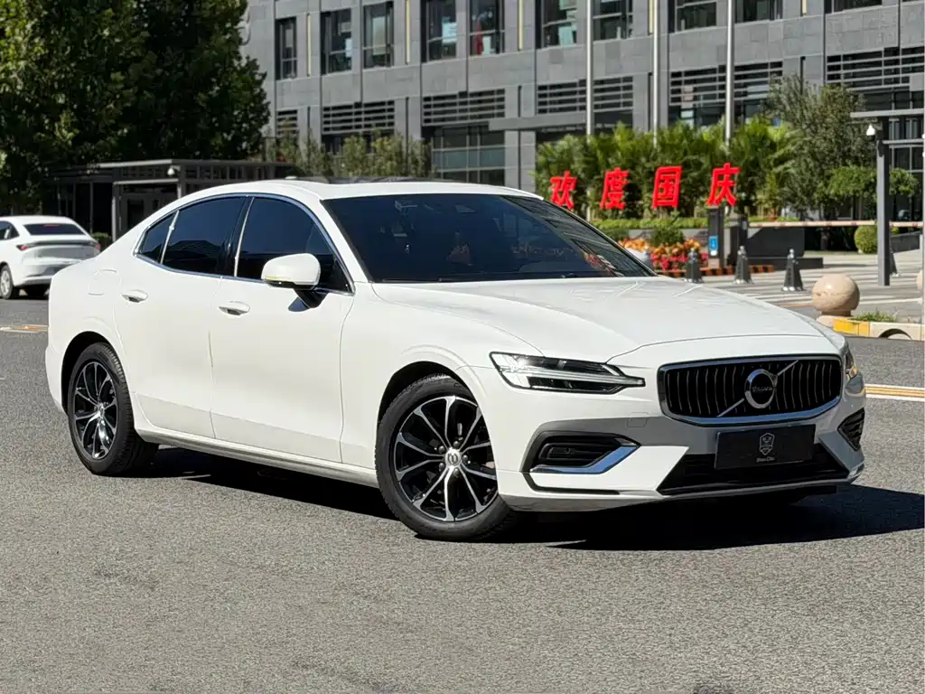 Volvo S60 — фото 3