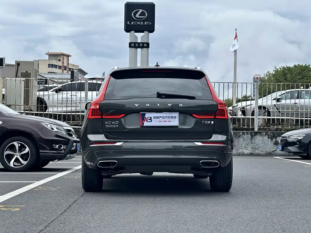 Volvo XC60 — фото 3