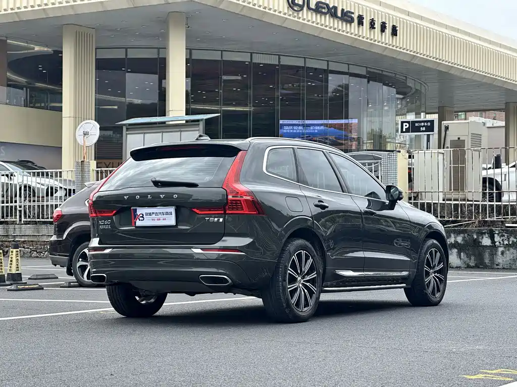 Volvo XC60 — фото 4