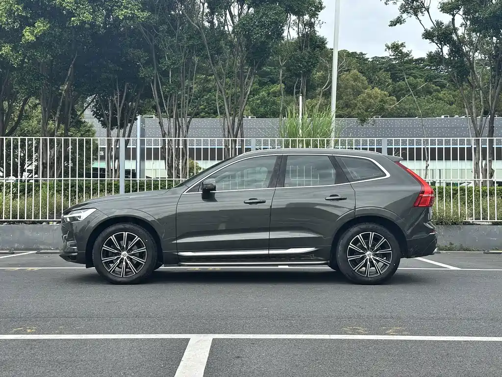 Volvo XC60 — фото 6