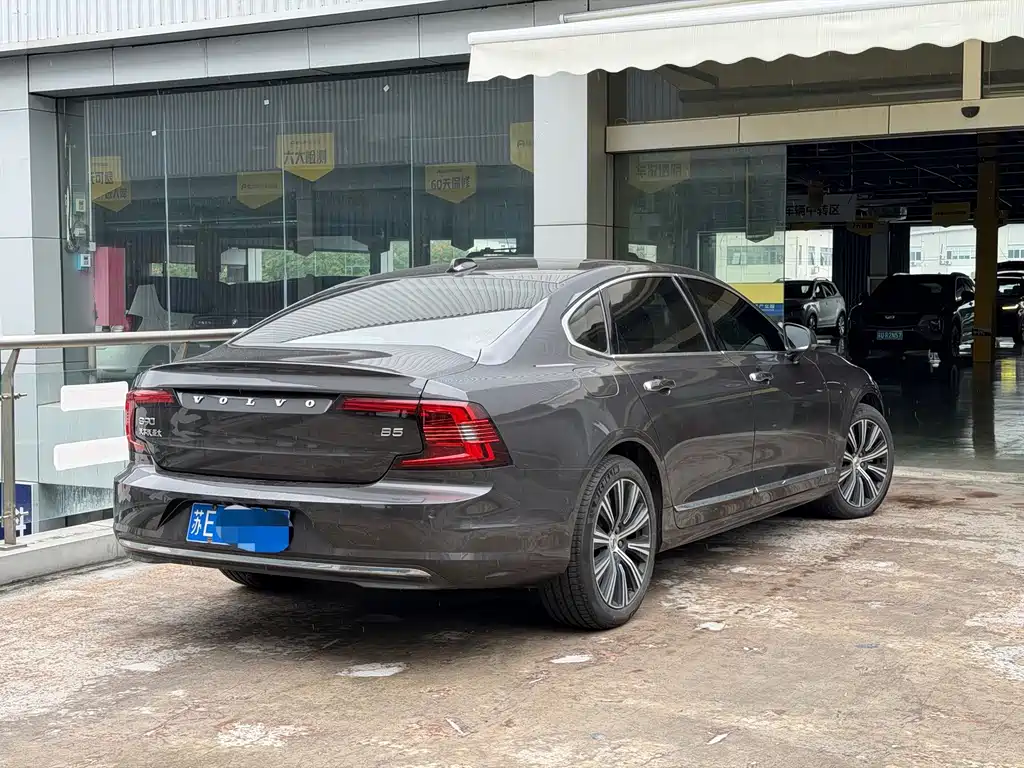 Volvo S90 — фото 4