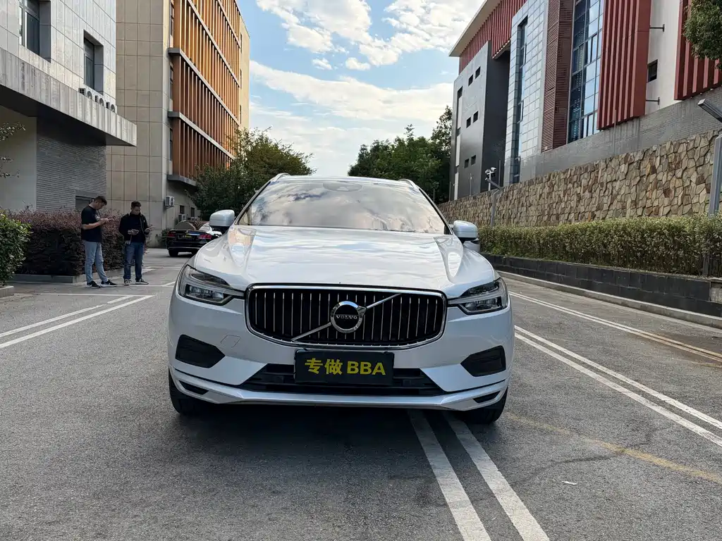 Volvo XC60 — фото 2