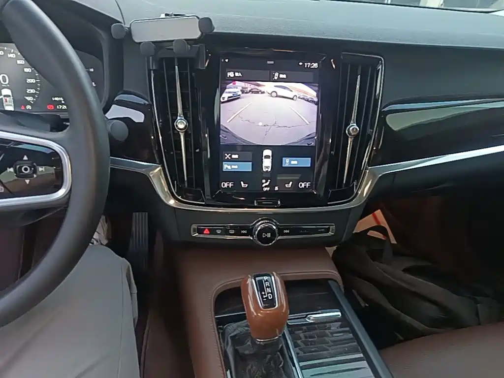 Volvo S90 — фото 13