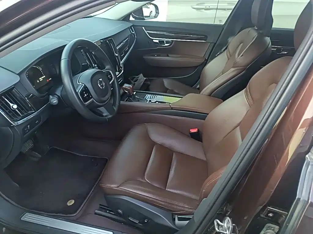 Volvo S90 — фото 15