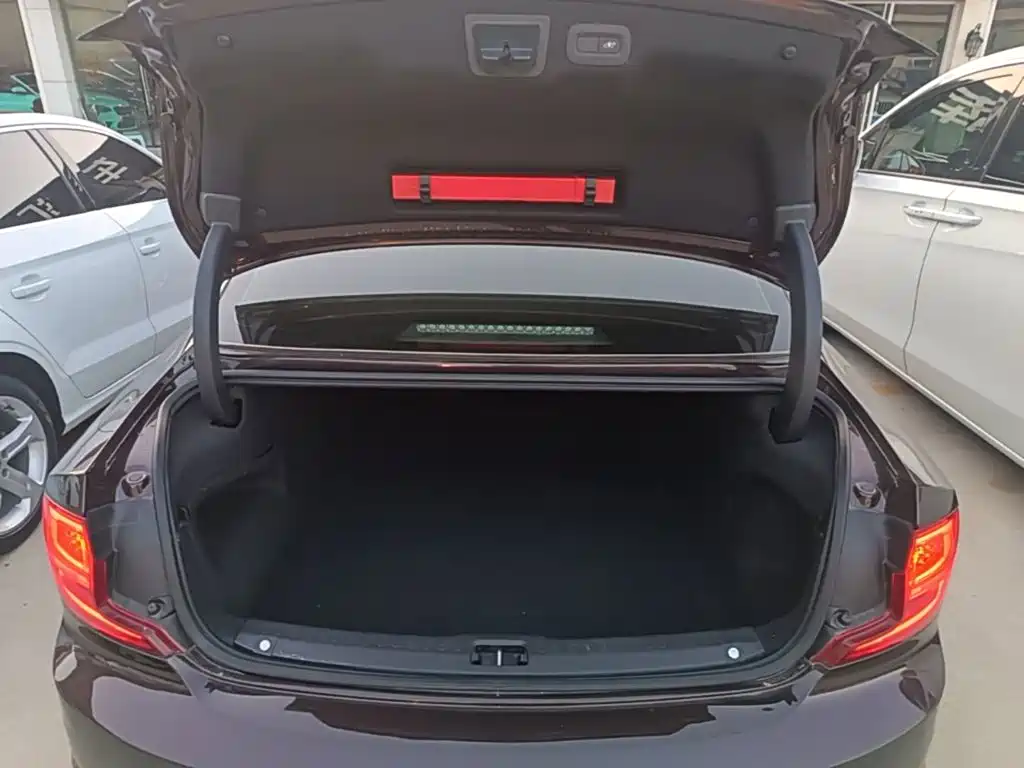 Volvo S90 — фото 19