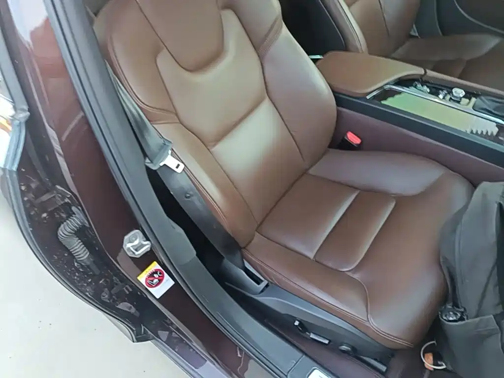 Volvo S90 — фото 25