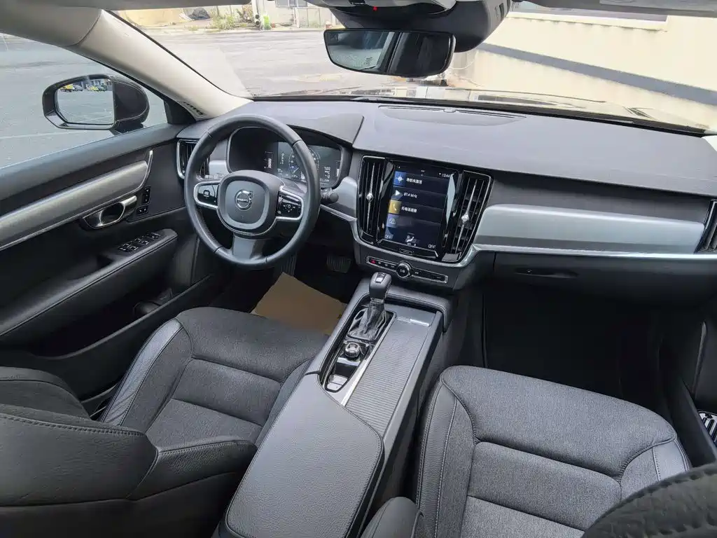 Volvo S90 — фото 10