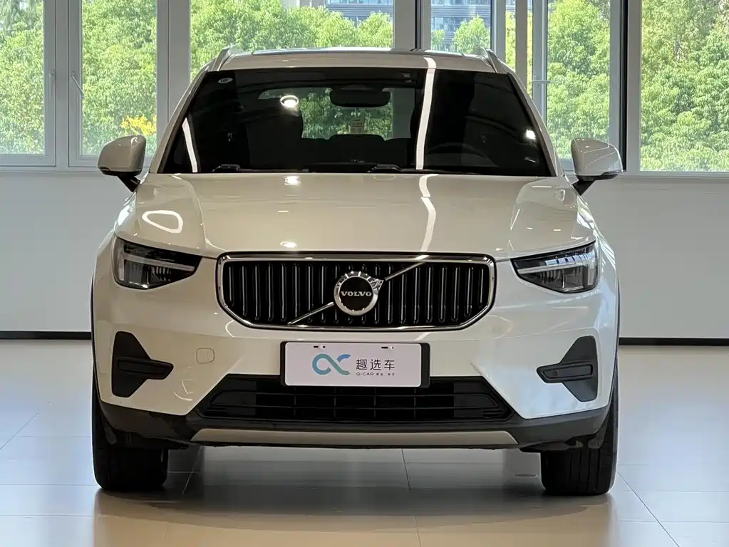 Volvo XC40 — фото 2