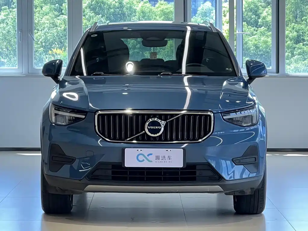 Volvo XC40 — фото 2