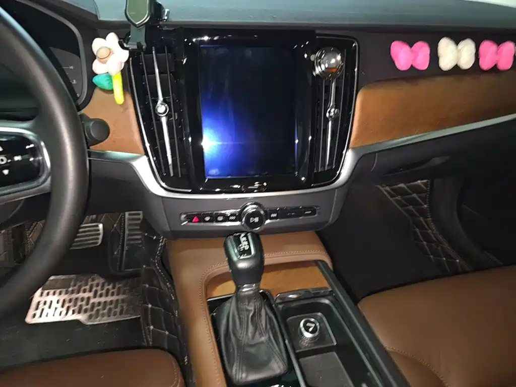 Volvo S90 — фото 13