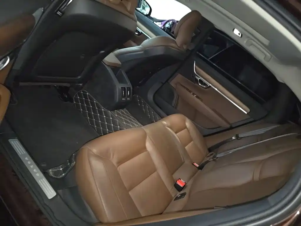 Volvo S90 — фото 17