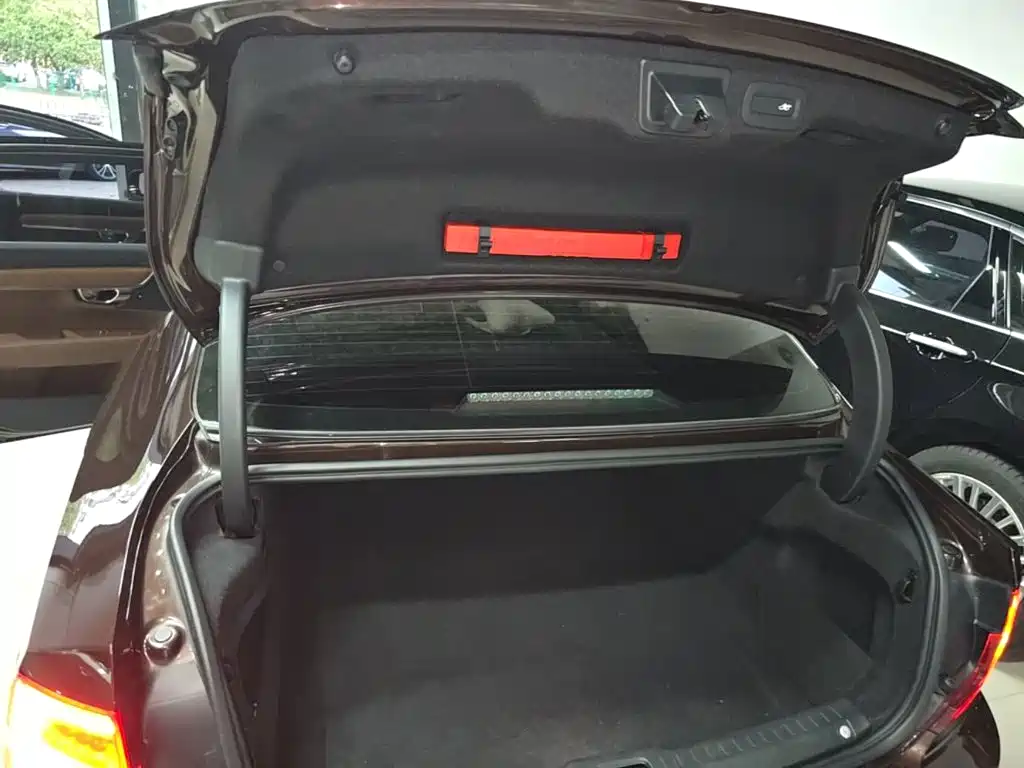 Volvo S90 — фото 19