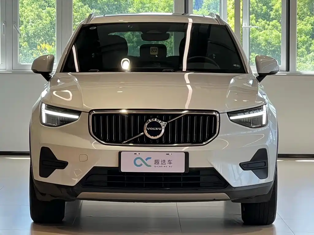 Volvo XC40 — фото 2