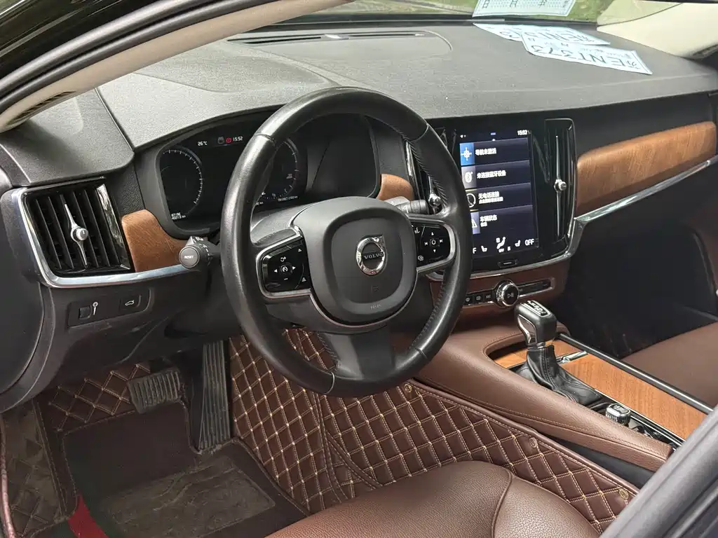 Volvo S90 — фото 13