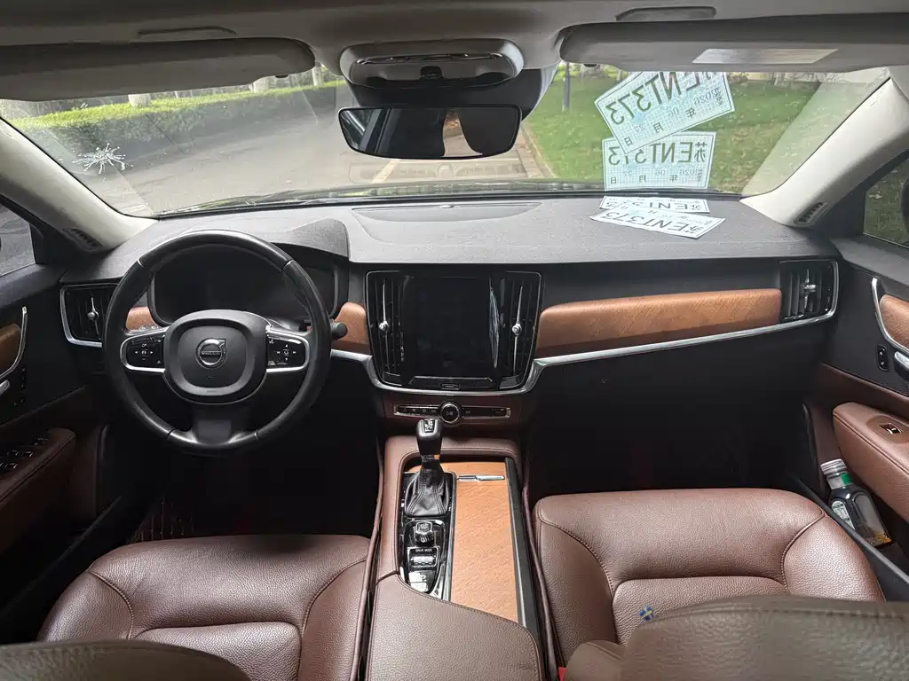 Volvo S90 — фото 18