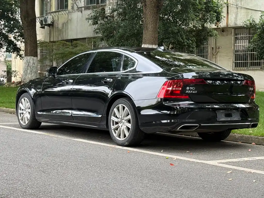 Volvo S90 — фото 4