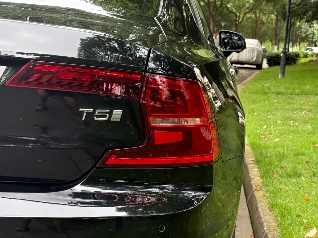 Volvo S90 — фото 10