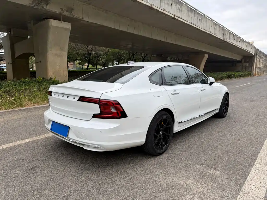 Volvo S90 — фото 2