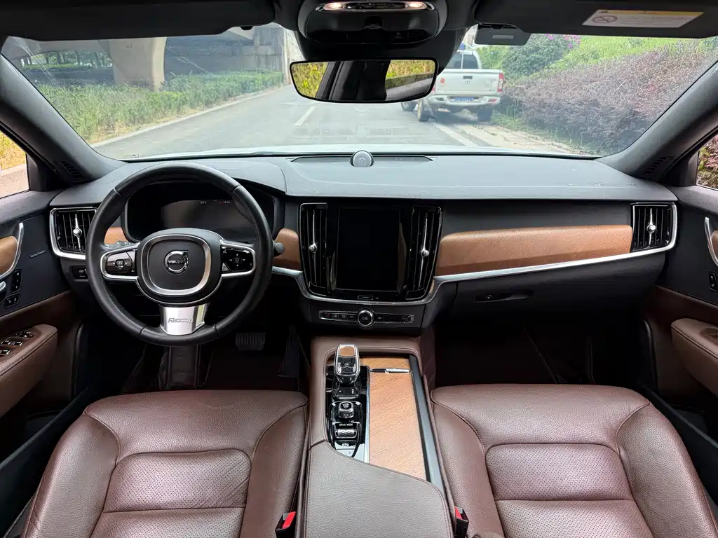 Volvo S90 — фото 3