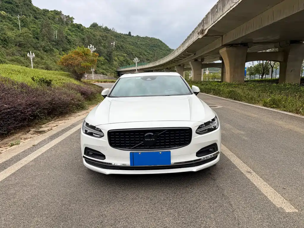Volvo S90 — фото 9