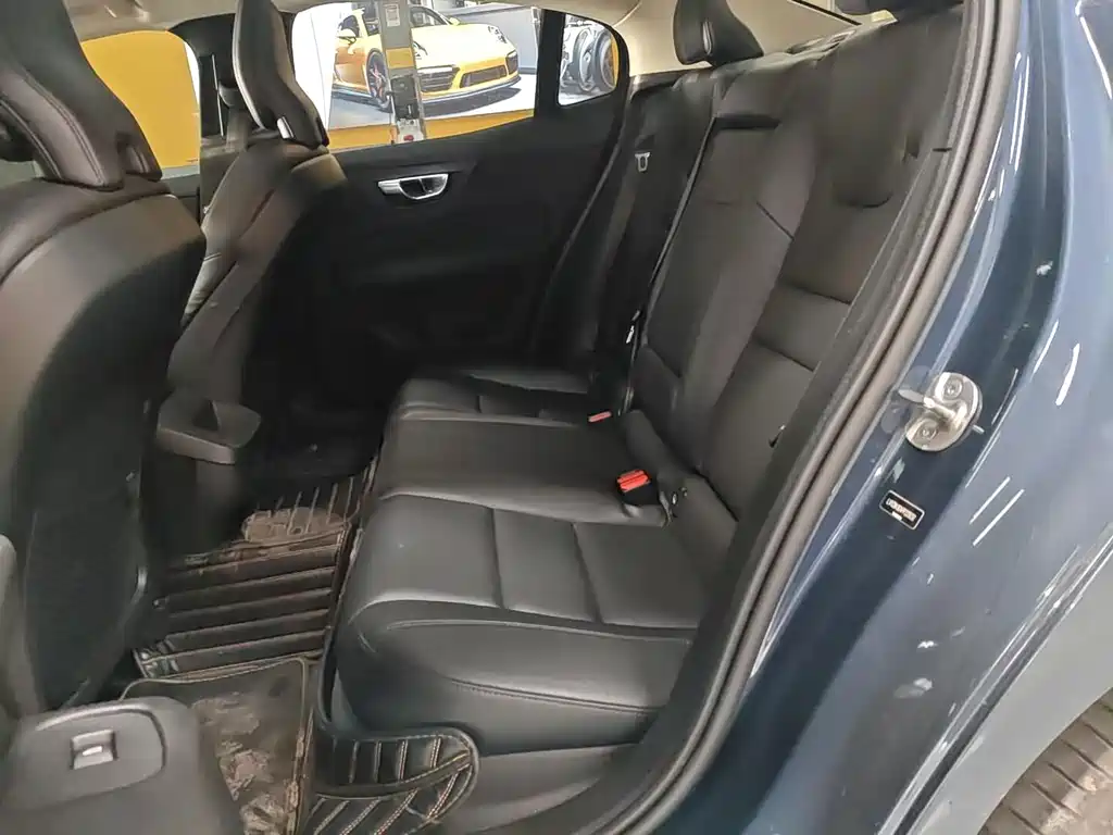 Volvo S60 — фото 10