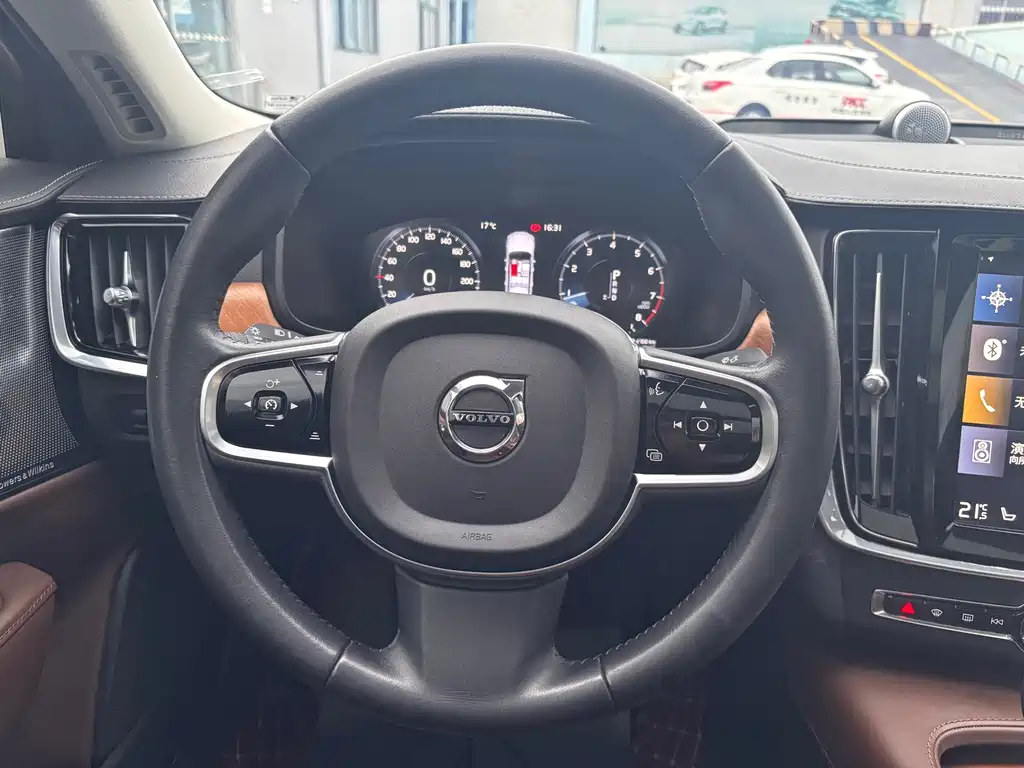 Volvo S90 — фото 9