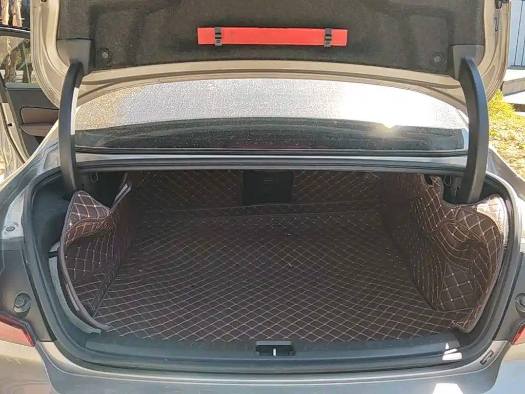Volvo S60 — фото 15