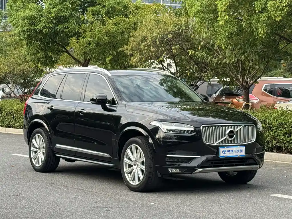 Volvo XC90 — фото 3