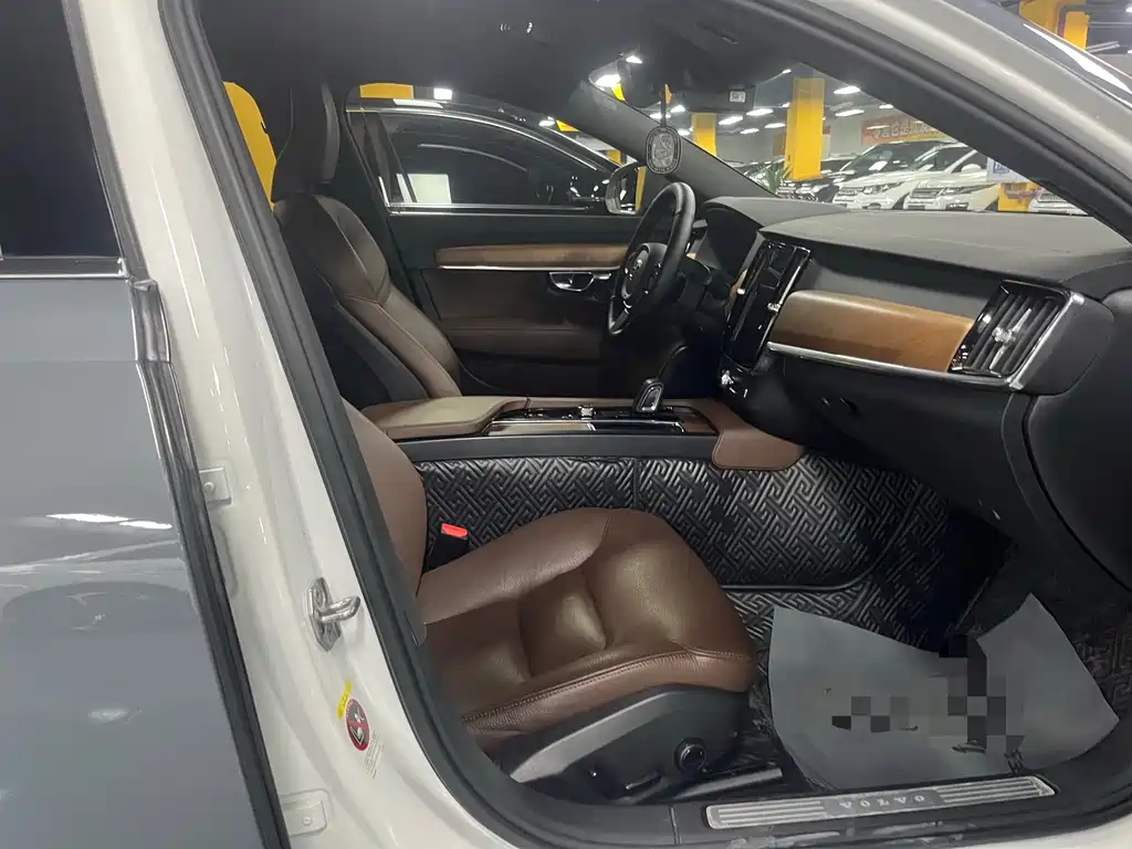 Volvo S90 — фото 4