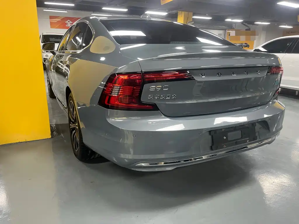 Volvo S90 — фото 10