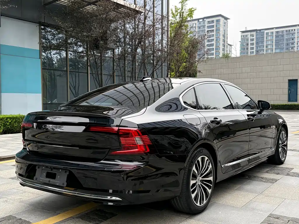Volvo S90 — фото 4