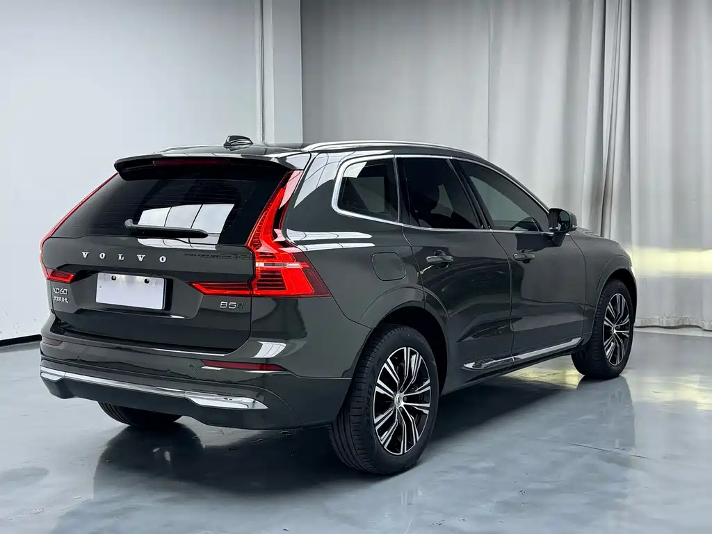 Volvo XC60 — фото 2