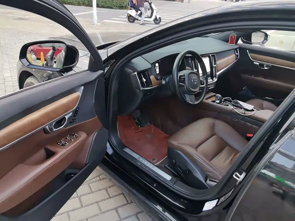 Volvo S90 — фото 14
