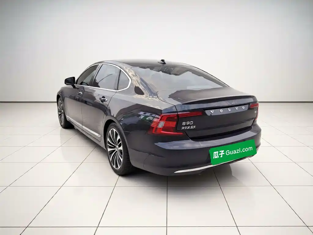 Volvo S90 — фото 25