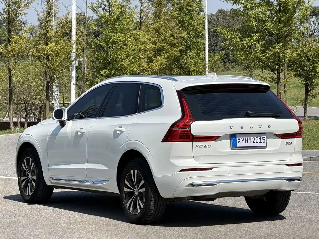 Volvo XC60 — фото 20