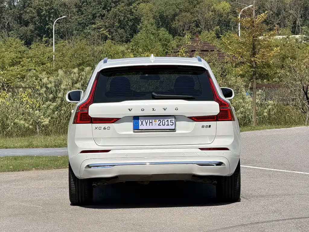 Volvo XC60 — фото 21