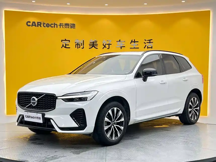 Volvo XC60 — фото 11