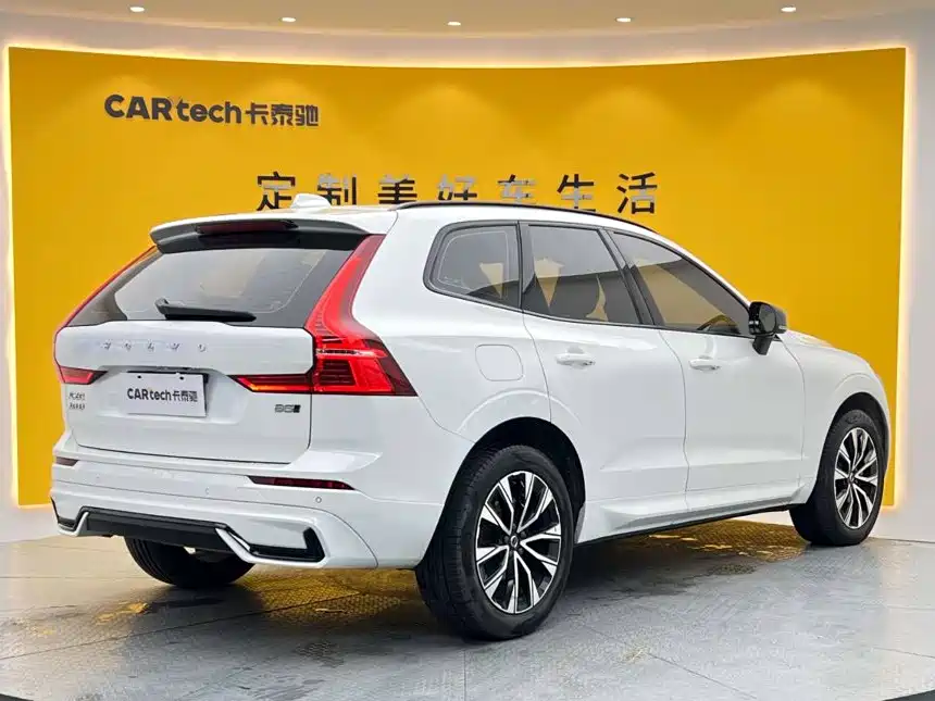 Volvo XC60 — фото 4