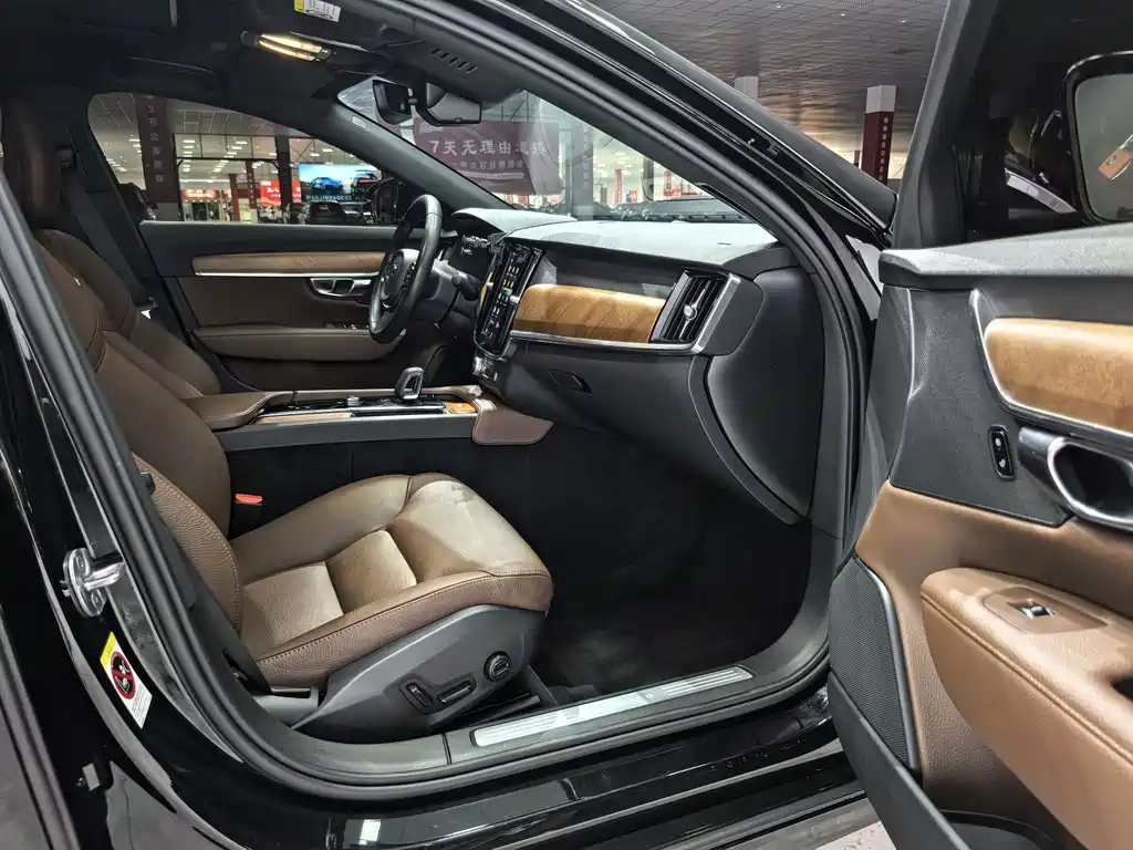 Volvo S90 — фото 11