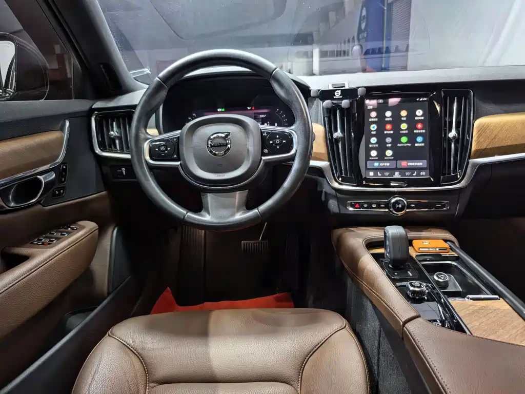 Volvo S90 — фото 13