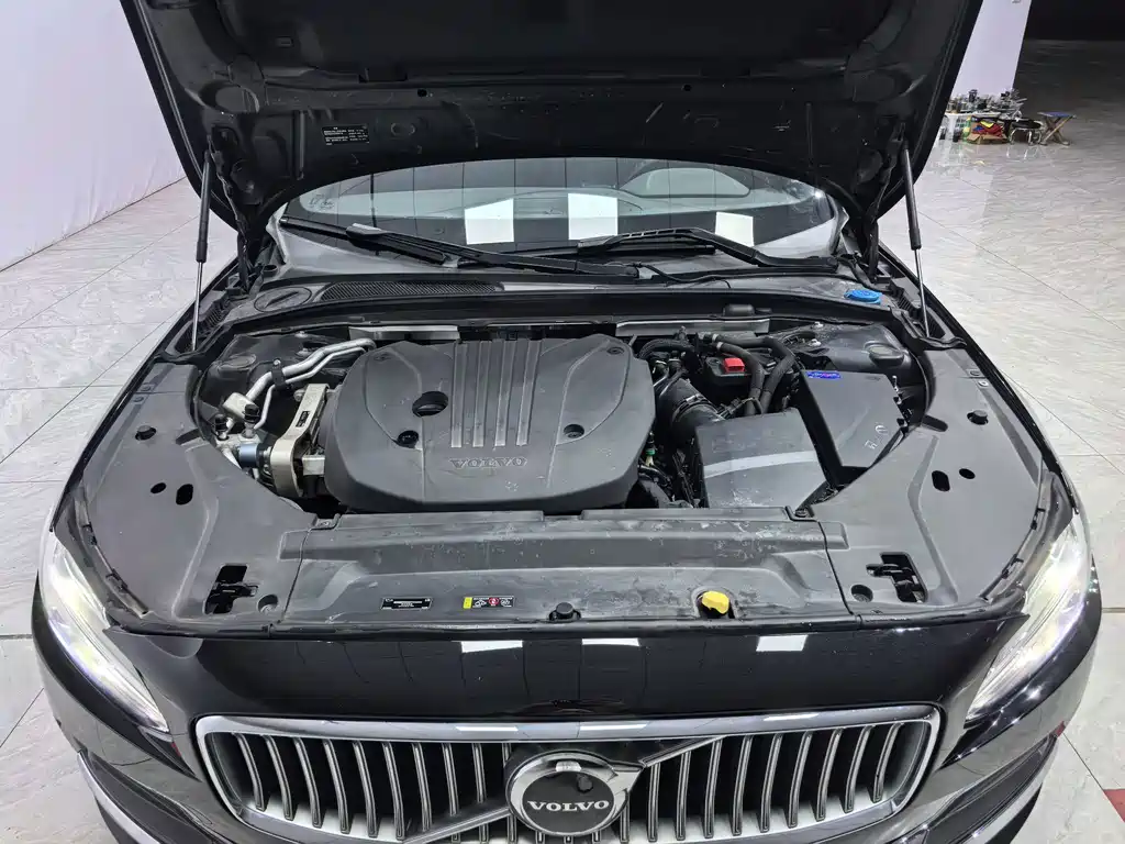 Volvo S90 — фото 17