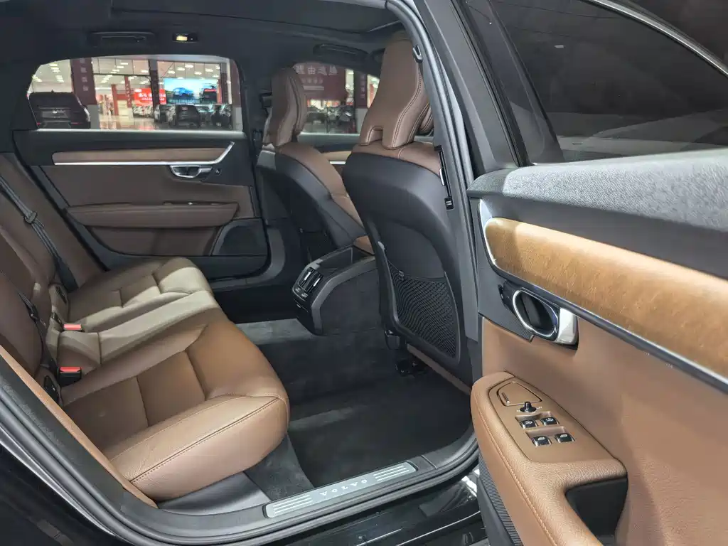 Volvo S90 — фото 10